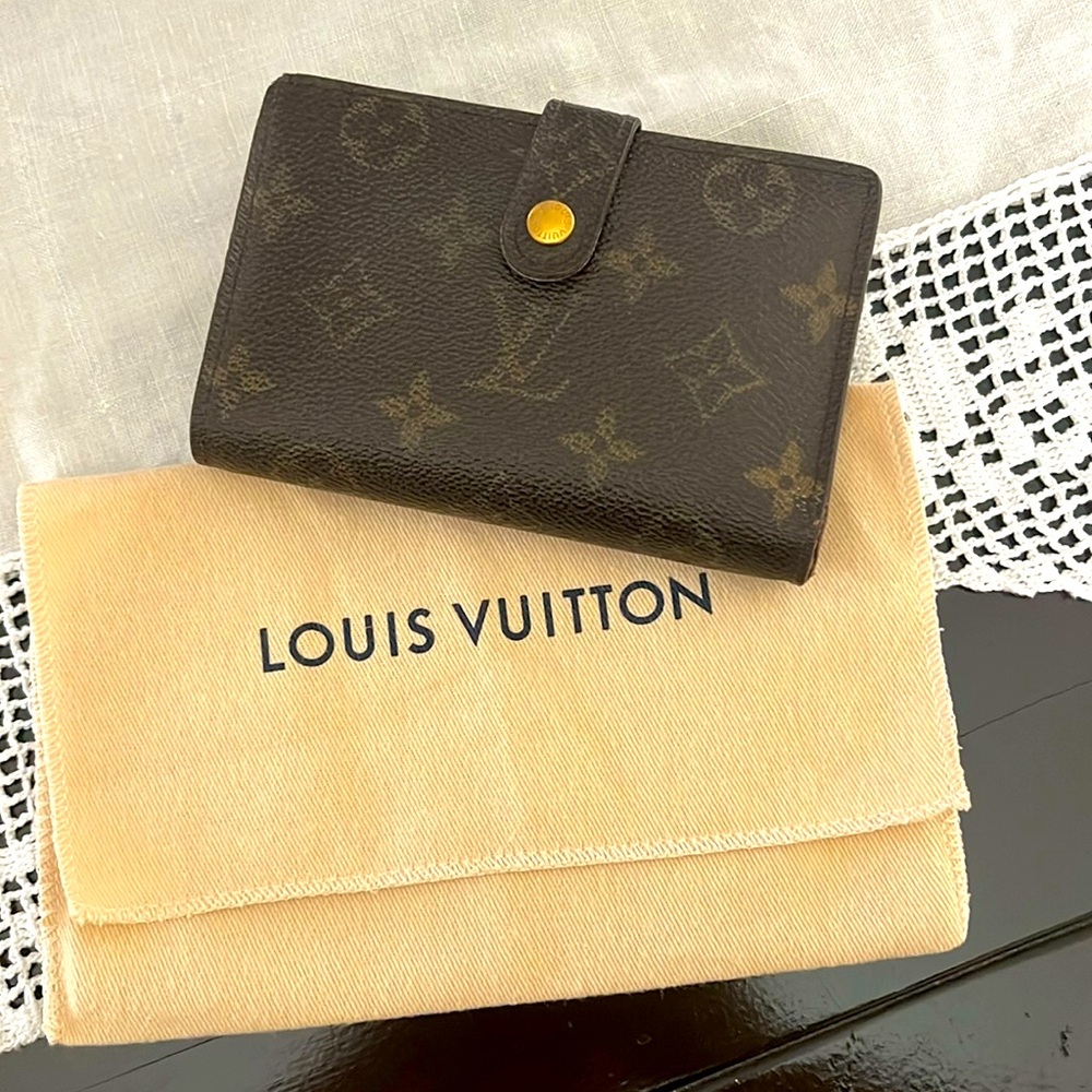 Louis Vuitton Monogram Kisslock Wallet